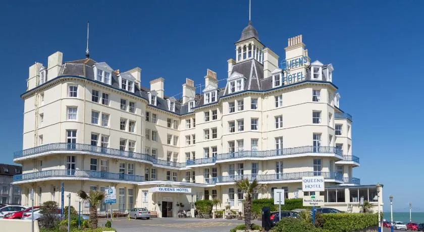 Queens Hotel - Image 1