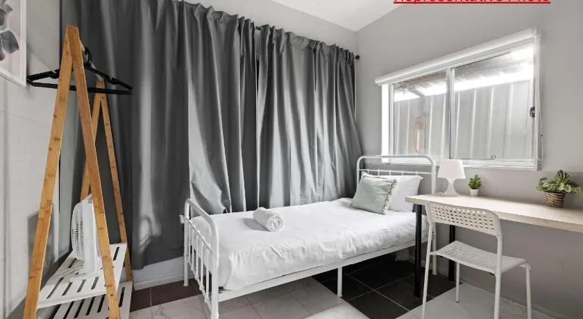 Private & Comfortable Rooms – Steps from Bus Stop - Image 1