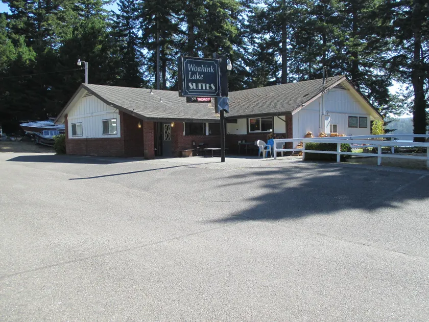 Woahink Lake Suites - Image 1