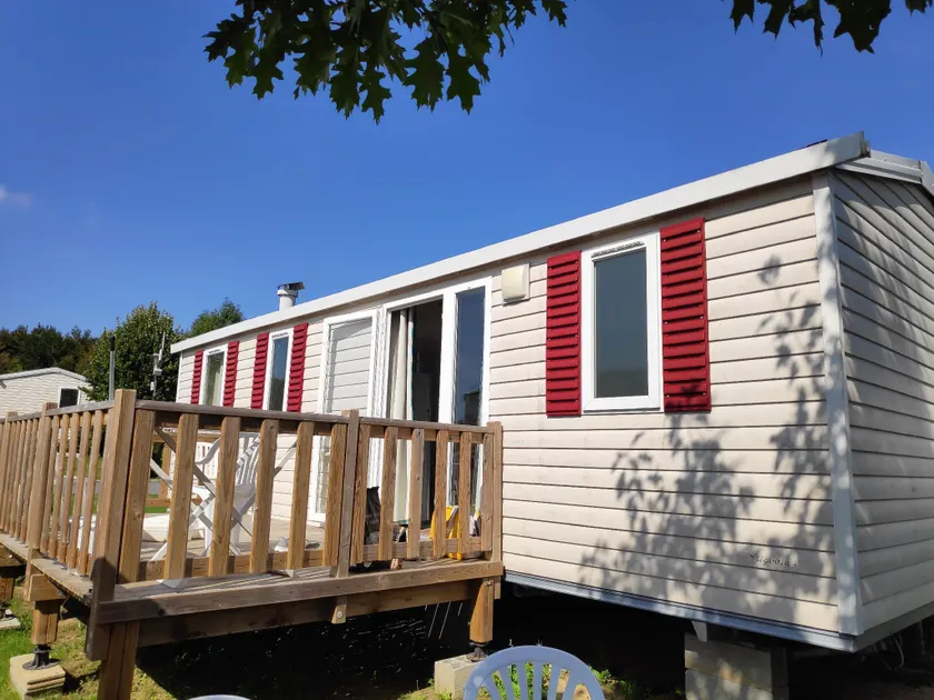 Mobil-home à Travers la forêt, Domaine de Litteau - Image 1
