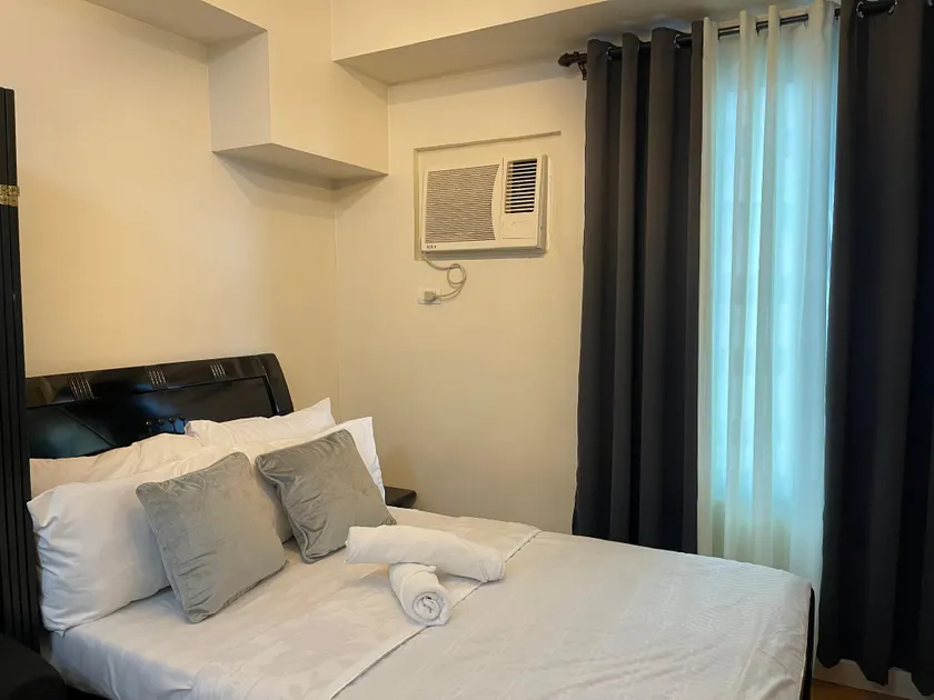 Cozy Condo in Ermita Manila near St Lukes Medical Center and US Embassy - Image 1