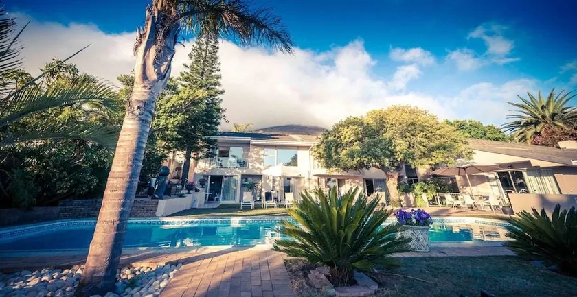 Capo Cabana Guesthouse - Image 1