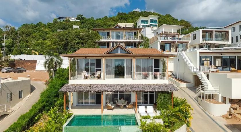 Rare 5BR Oasis - 30m to Sea - Image 1