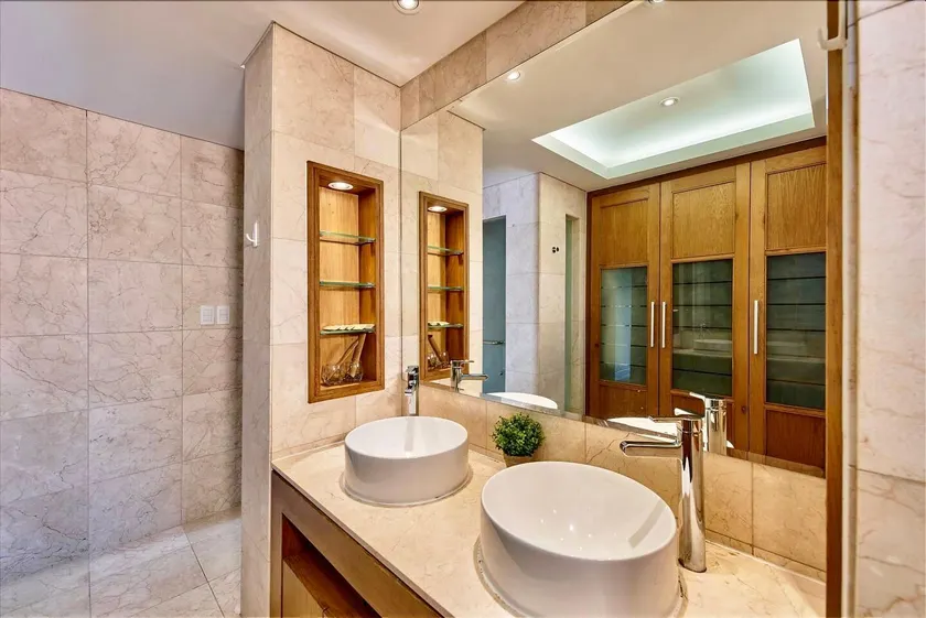 Ocean villa 3 bedrooms with few steps to BEACH - Image 1