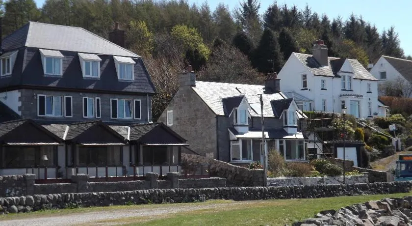 The Mariner Hotel - Image 1