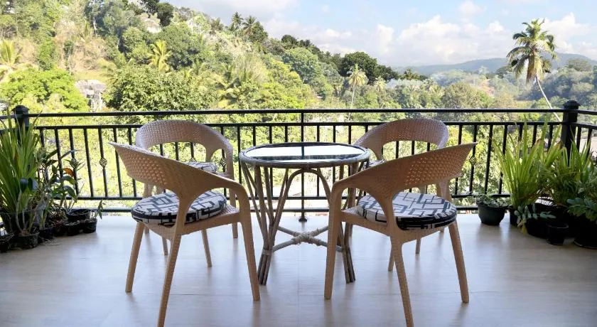 Chathu Holiday Home - Image 1
