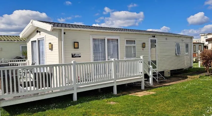 Beautiful 3-Bed Lodge in kent - Image 1