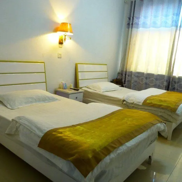Binhu Hotel - Image 1