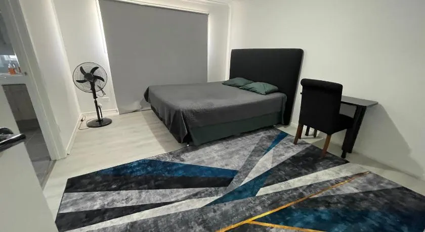 Ensuite room in Mount Duneed, Victoria - Image 1