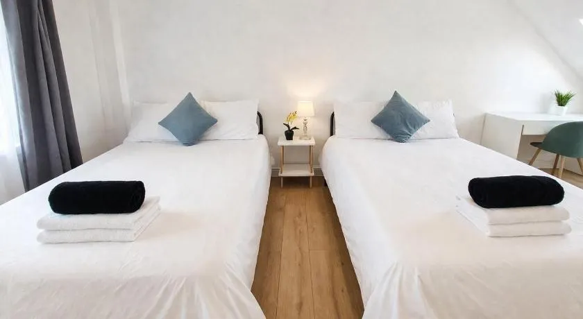 Victoria House - Cozy Rooms - Image 1