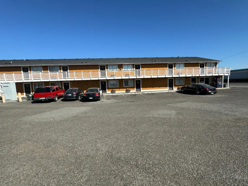 Airport Motel - Image 1