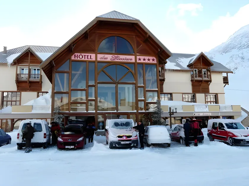 Lautaret Lodge & Spa - Image 1