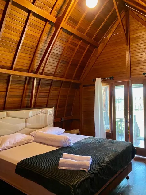 Hensa Resort - Image 1