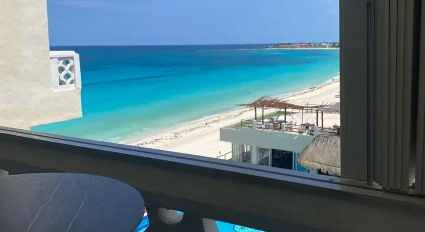 Cancun Plaza Condo Mexico - Image 1