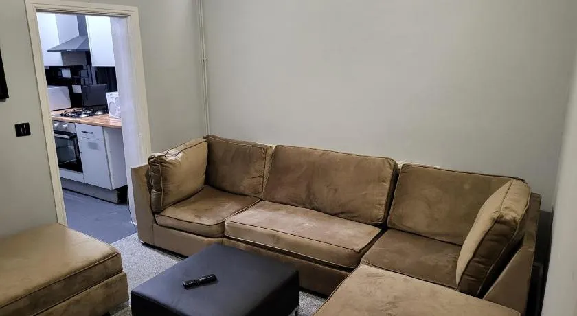 Apartment - Sleeps 5 - Great Location - Parking - Image 1