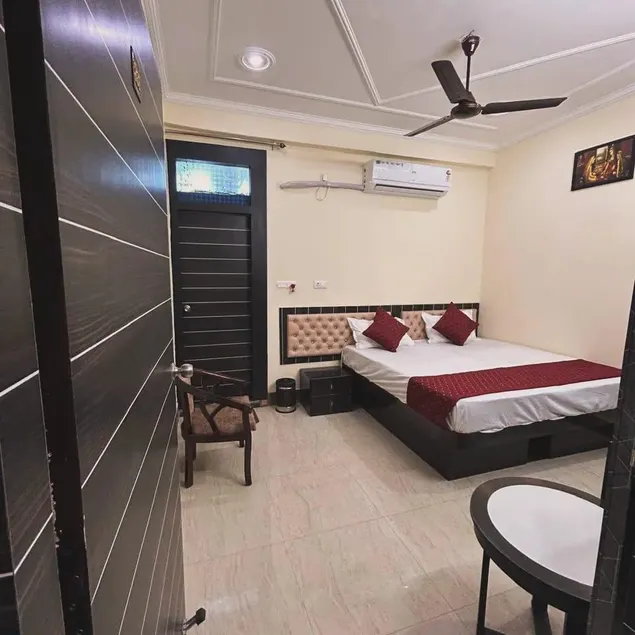 Hotel Cozy Luxe - Image 1