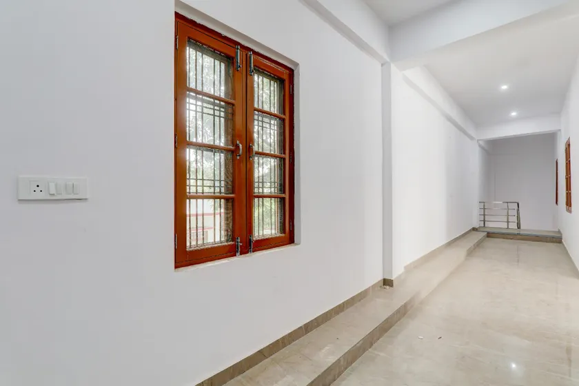 Hotel O Sky Inn - Image 1