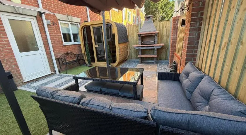 Luxury African Queen Sauna House - Image 1