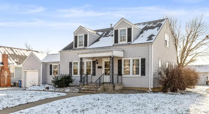 4 Bedroom Wentzville Adventure Sleeps 12 - Image 1