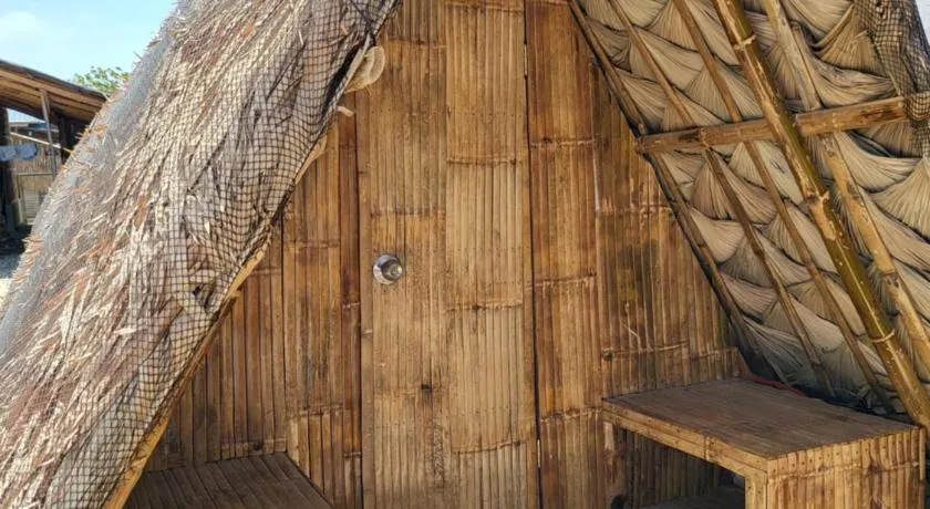 Calatagan's Bahay Kubo - with Beach Access - Image 1