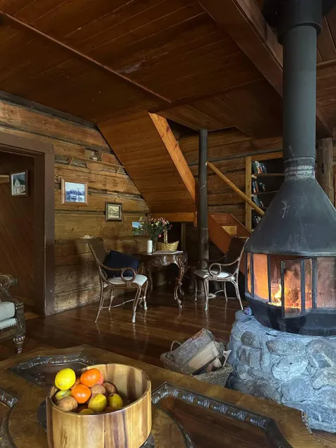 Rustic Beaverfoot Lodge - Image 1