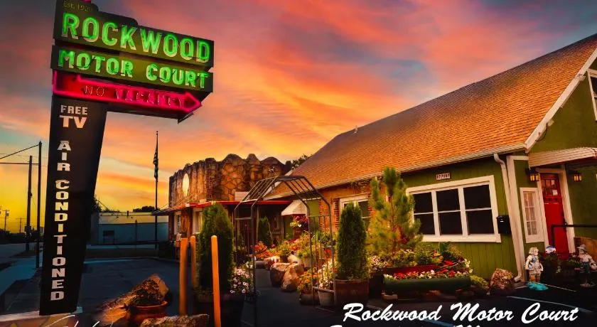 Rockwood Motor Court - Image 1