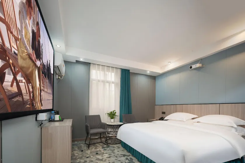 Guest's Home Cinema Hotel (Xinfeng Railway Station Branch) - Image 1
