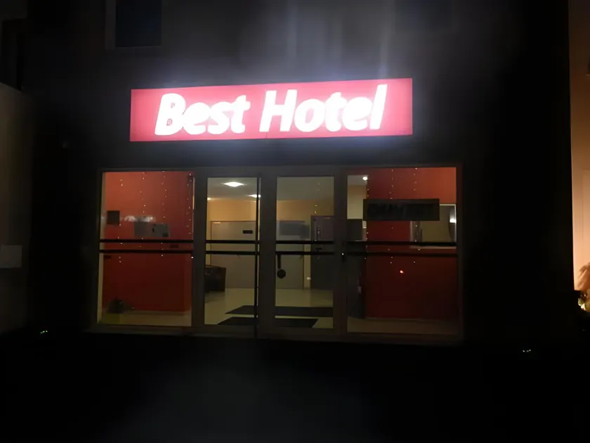 Best Hotel - Image 1