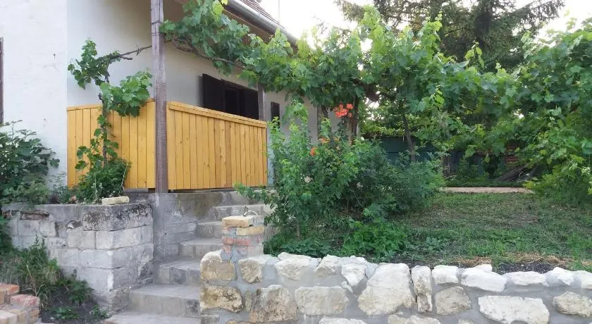 Bella Vendégház - Image 1