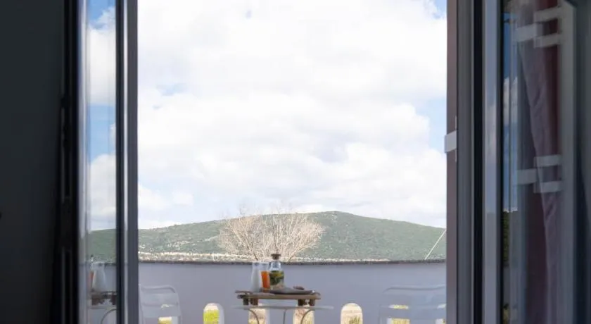 Hotel Alexandros - Image 1