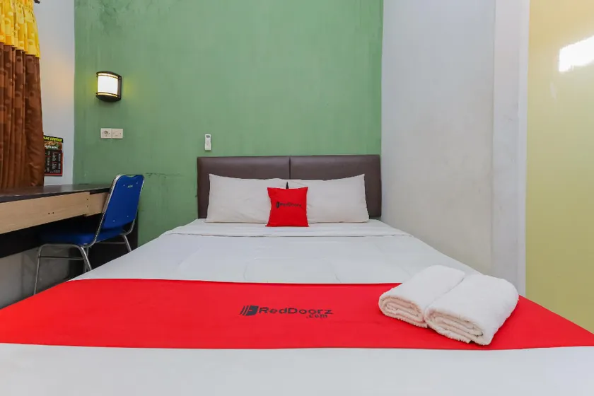 RedDoorz near Juanda International Airport 2 - Image 1