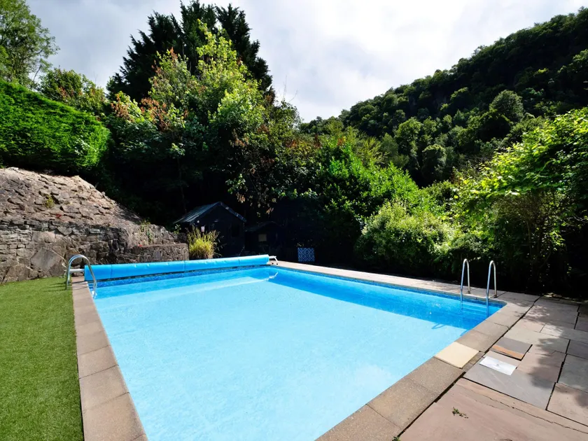 Lodge by River Wye with Private River Access - Image 1