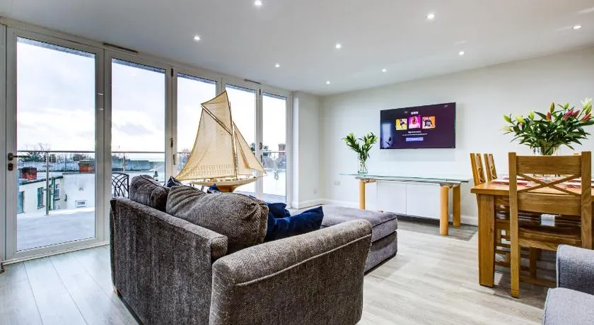 leigh Penthouse Apartment - Image 1