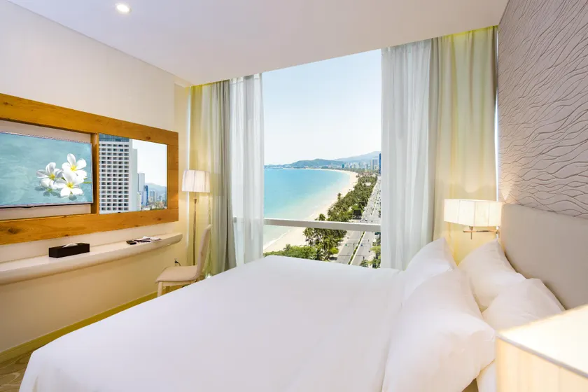 Diamond Bay Hotel - Image 1