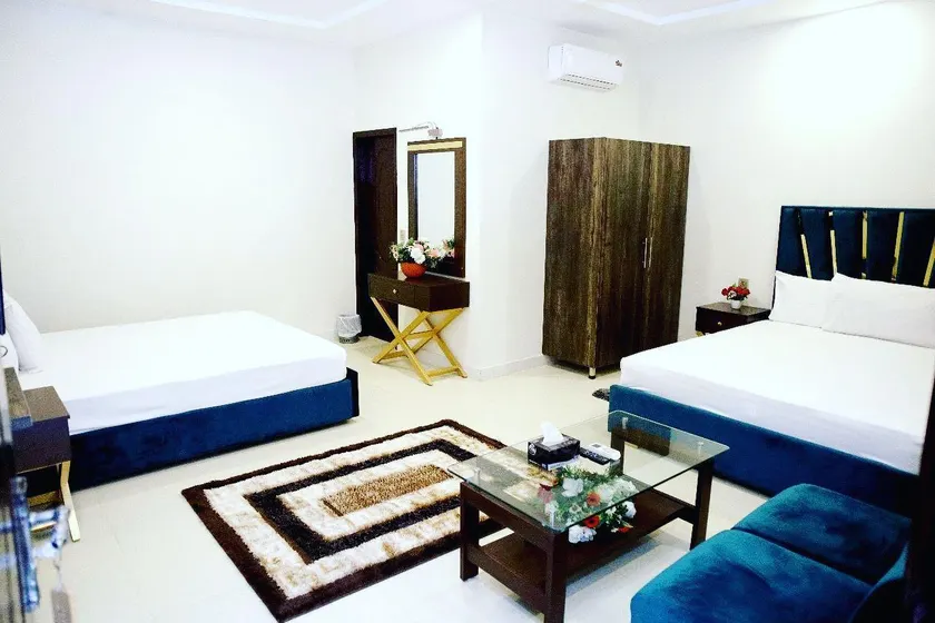 Royalton Inn Hotel - Gulberg - Image 1
