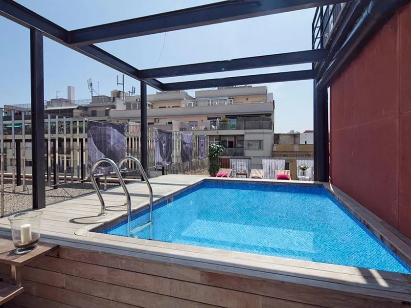 Arc de Triomf Barcelona Apartment with Pool - Image 1