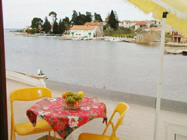 Apartments Lukoran - Image 1