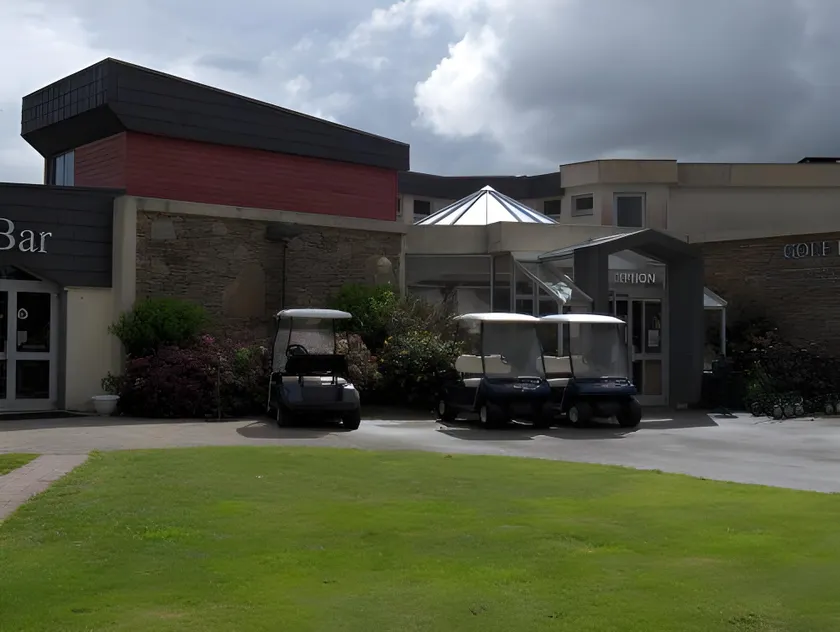 Brit Hotel Golfhotel Saint Samson - Image 1