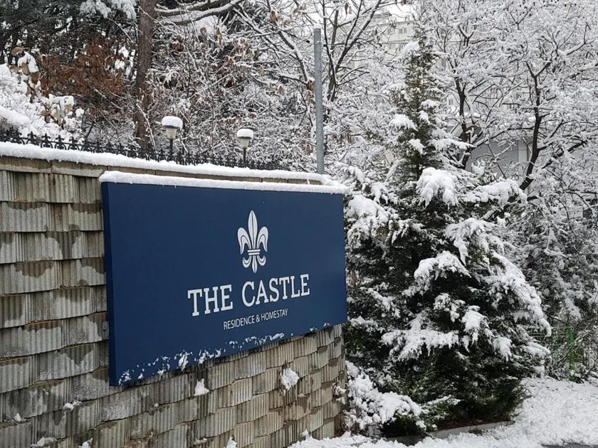 The Castle Stay - Image 1