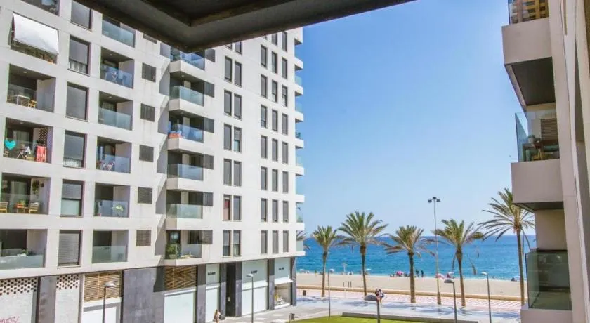 Expoholidays - Primera línea de playa Villapepita PARKING gratis - Image 1