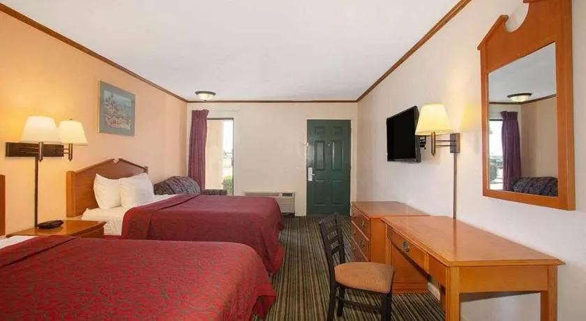 Economy Hotel Wichita- Florence St.  - Image 1
