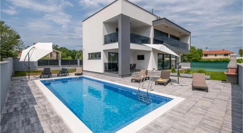 Gorgeous Home In Labin - Image 1