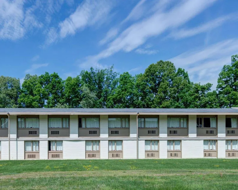Rodeway Inn - Image 1
