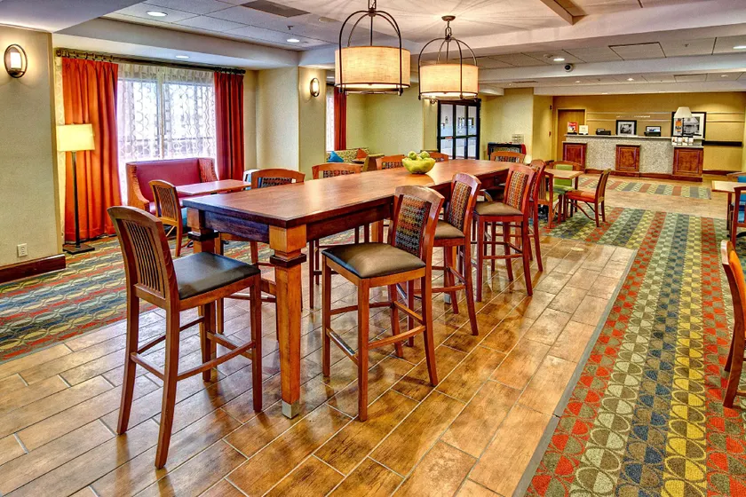 Hampton Inn Cleveland, MS - Image 1