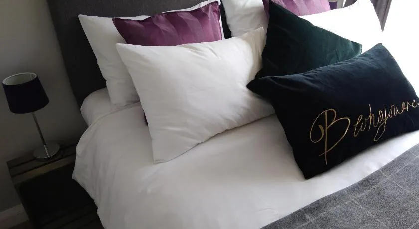 Sleep, Eat, Repeat Bed and Breakfast - Image 1