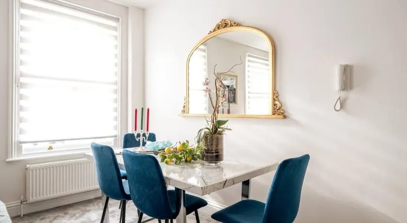 Niru Experience Royal Deluxe 4BD 2BA Apt - Image 1