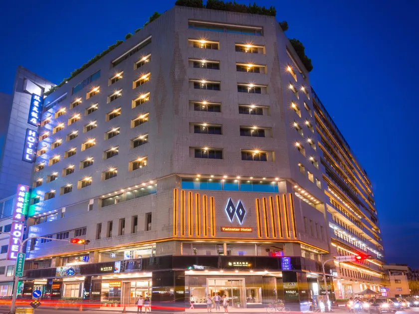 Twinstar Hotel - Image 1