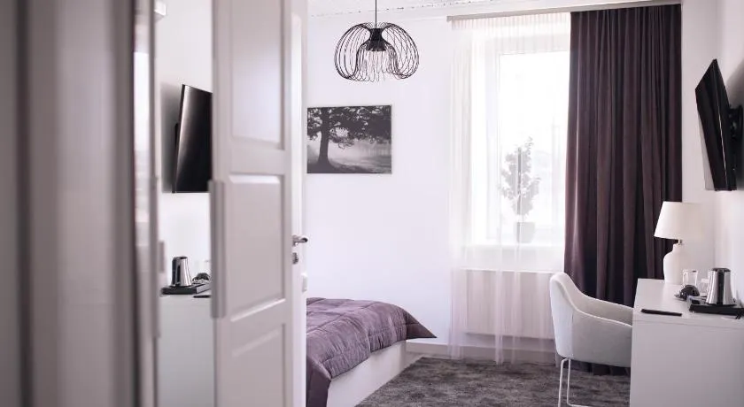 Laurentroom Hotel - Image 1