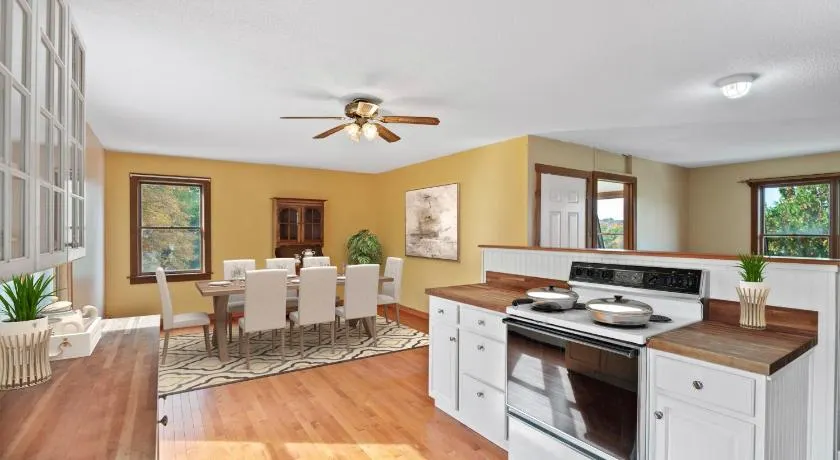 East Haddam CT Country Loft - Image 1