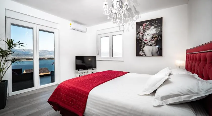 Trogir Padre Dante FREE PARKING and STARLINK High speed internet - Image 1